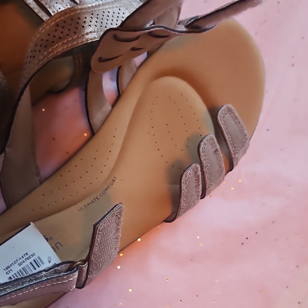 Clarks Women's Tan Strappy Sandals - Picture 4 of 12